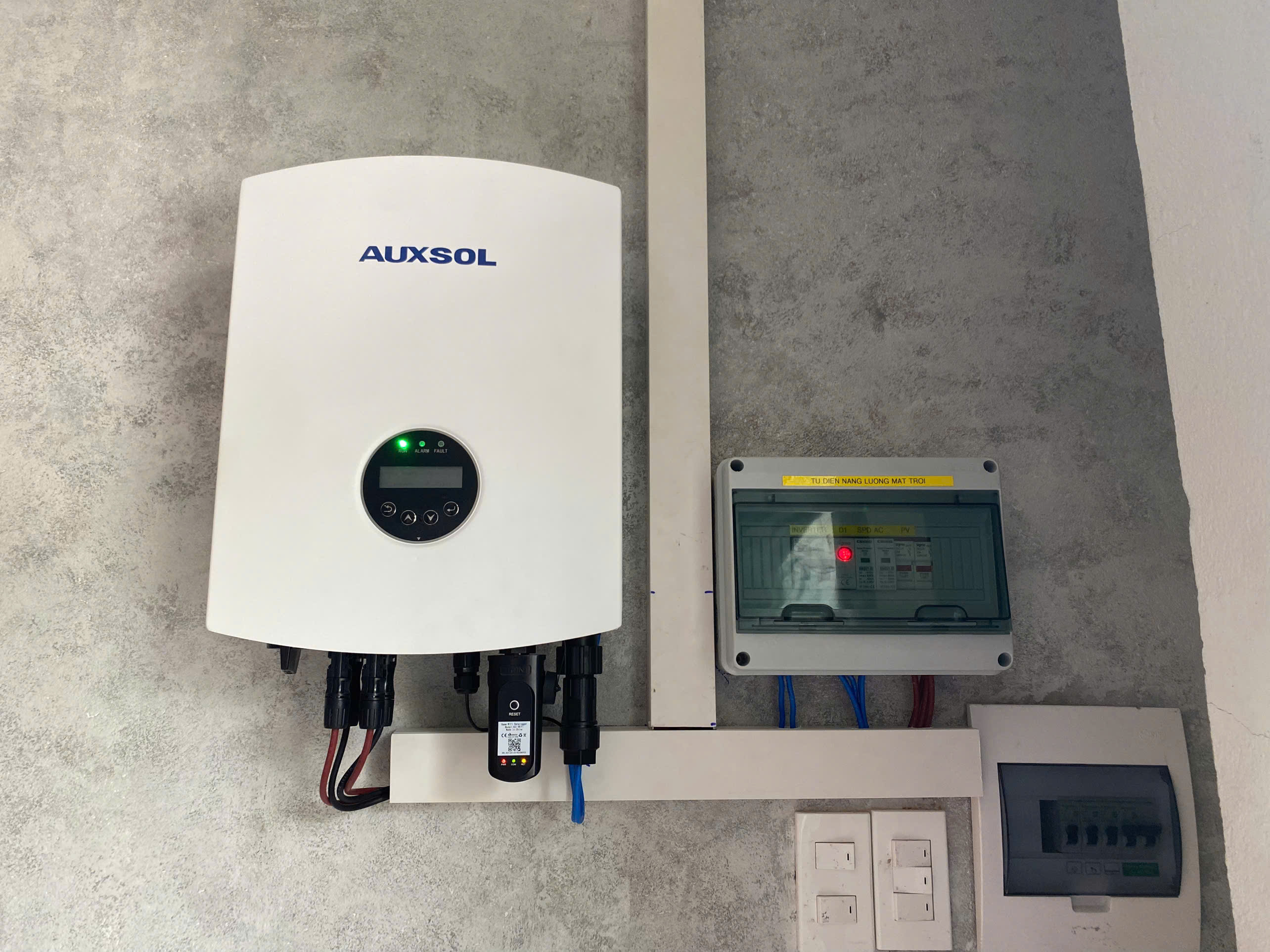Hệ hoà lưới bám tải không lưu trữ (ON-Grid) Hệ hoà lưới bám tải không lưu trữ (ON-Grid)
